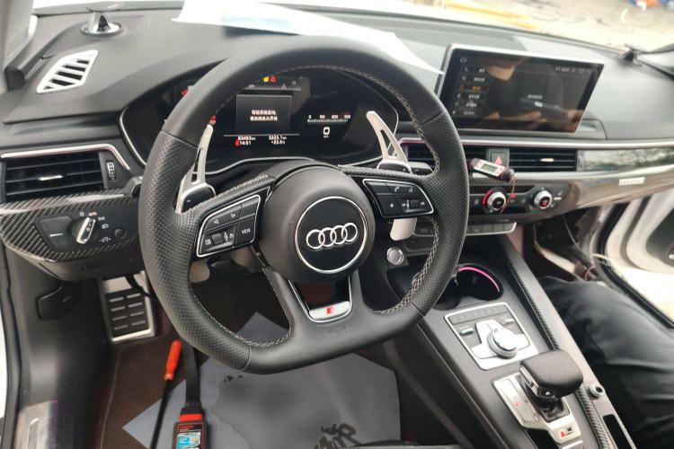 Used Audi A4L 2019 40 TFSI Ambition China VI Steering Wheel