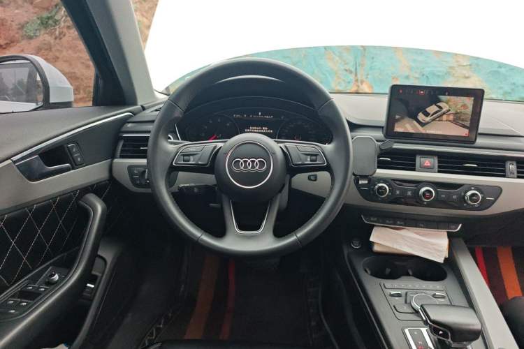 Used Audi A4L 2019 40 TFSI Ambition China VI Steering Wheel