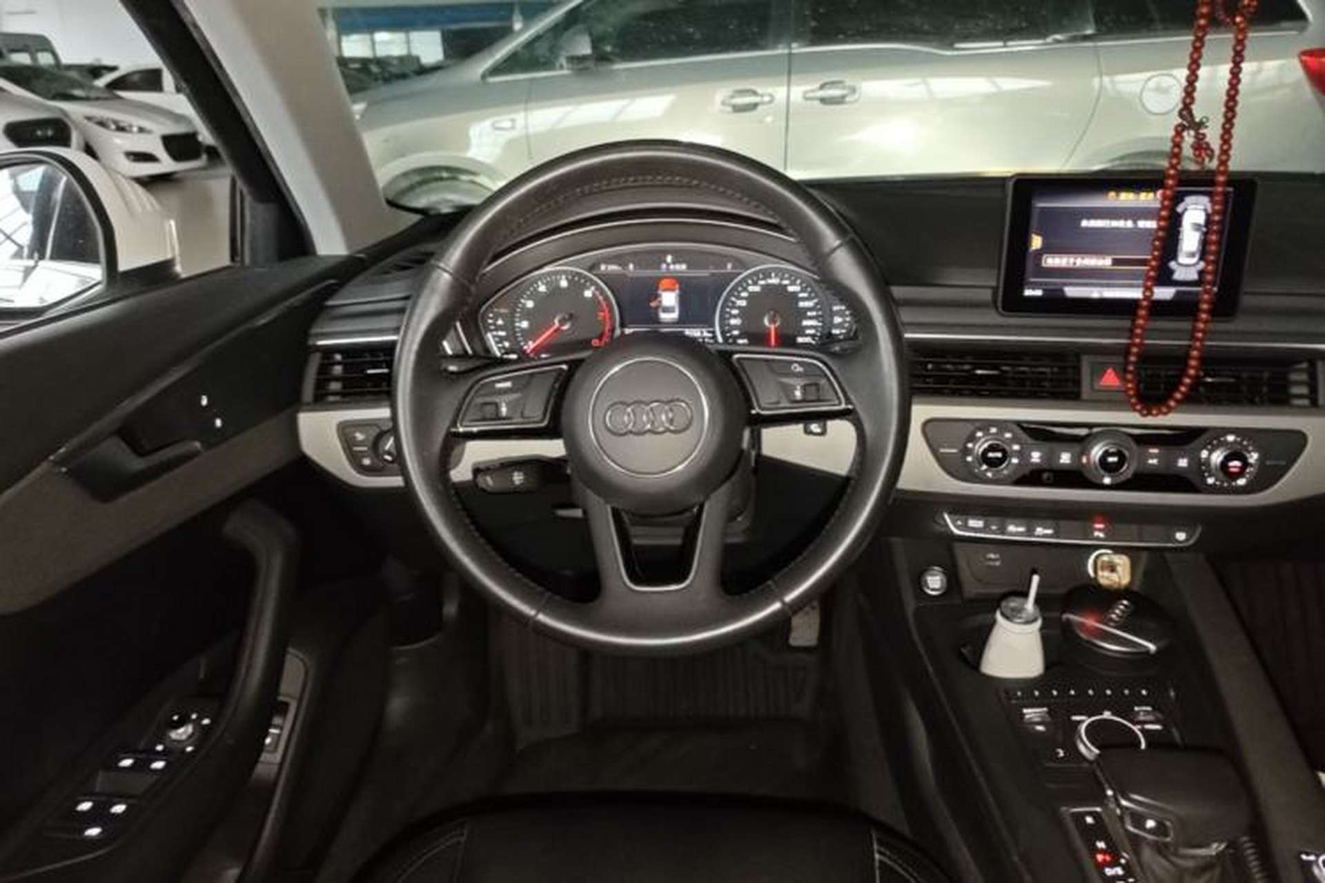 Used Audi A4L 2019 40 TFSI Fashion Edition China VI Emission Standard Steering Wheel