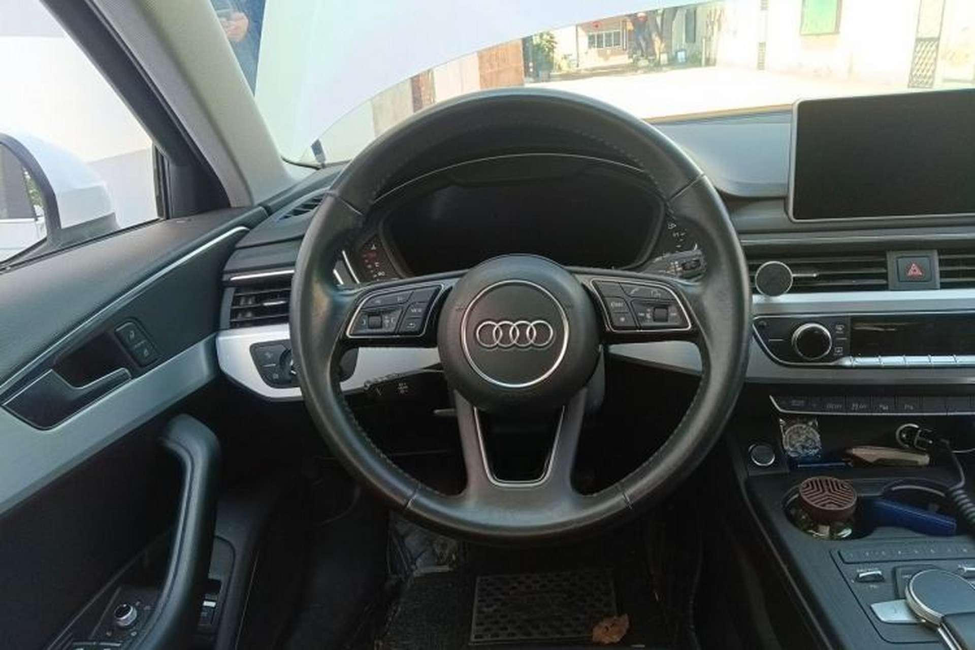 Used Audi A4L 2019 40 TFSI Fashion Edition China VI Emission Standard Steering Wheel