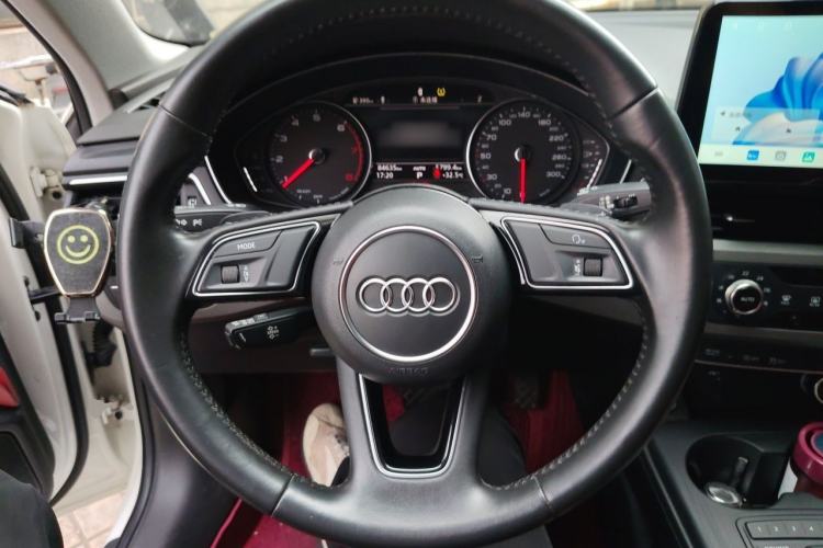 Used Audi A4L 2019 40 TFSI Ambition Version China V Steering Wheel