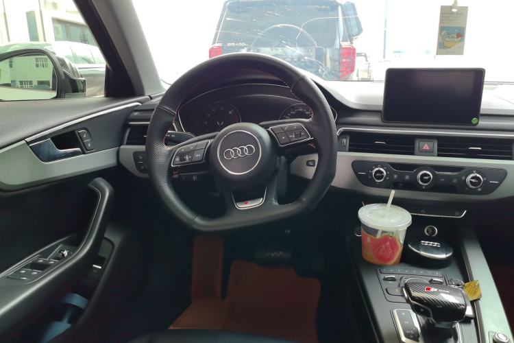 Used Audi A4L 2019 40 TFSI Ambition China VI Steering Wheel