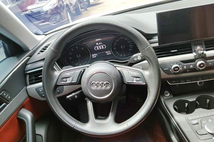 Used Audi A4L 2019 40 TFSI Ambition China VI Steering Wheel