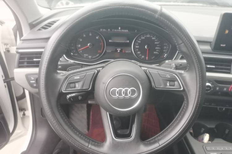 Used Audi A4L 2019 40 TFSI Ambition China VI Steering Wheel
