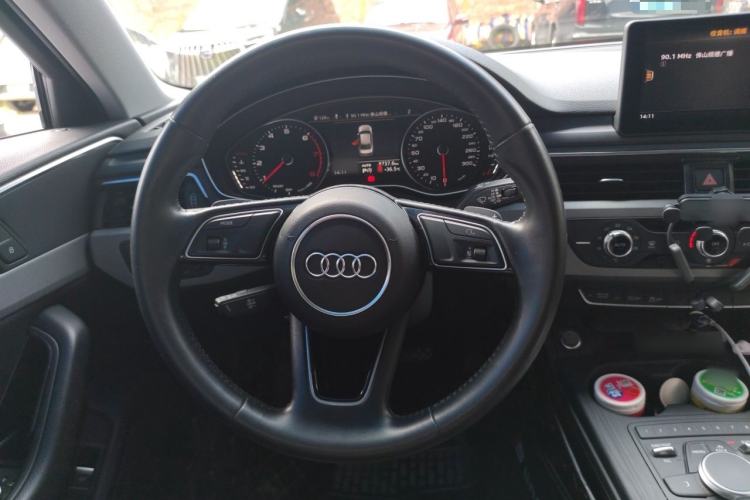 Used Audi A4L 2019 40 TFSI Ambition China VI Steering Wheel