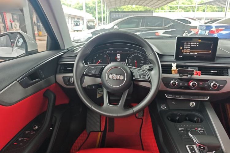 Used Audi A4L 2019 40 TFSI Ambition Version China V Steering Wheel