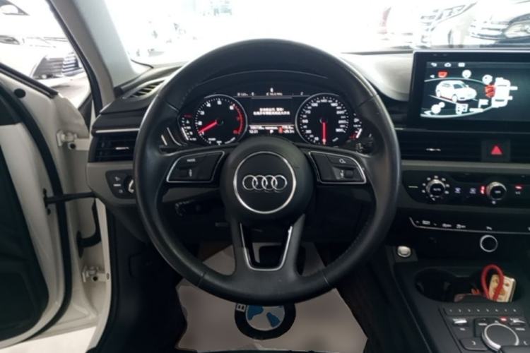 Used Audi A4L 2019 40 TFSI Ambition China VI Steering Wheel