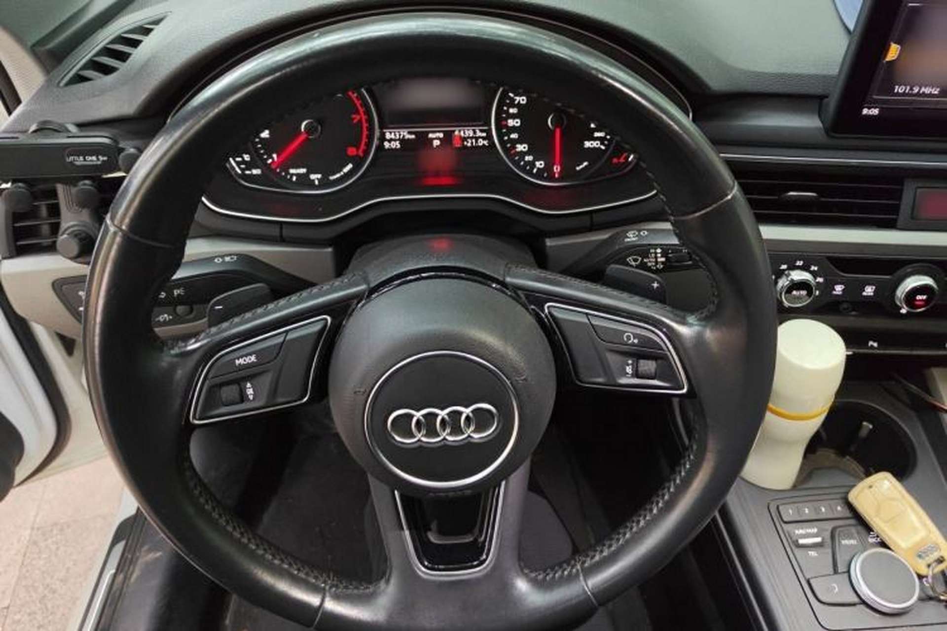 Used Audi A4L 2019 40 TFSI Ambition China VI Steering Wheel