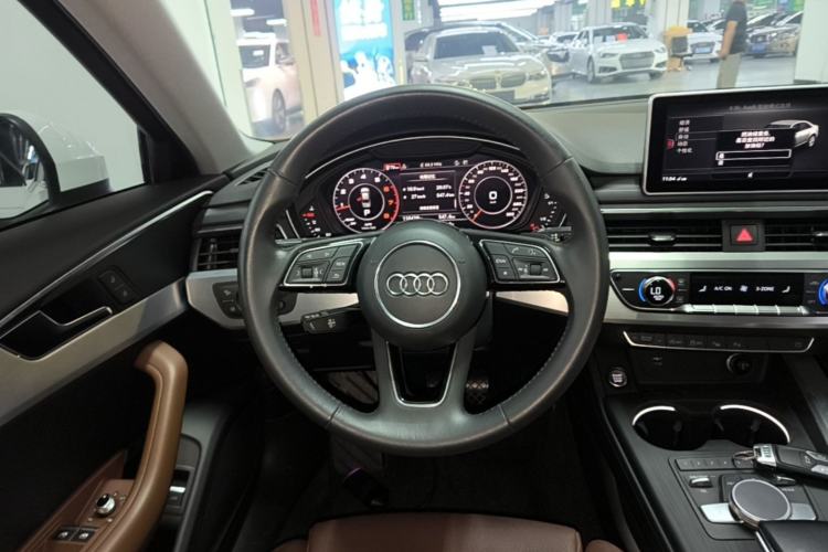 Used Audi A4L 2019 40 TFSI Fashion Version China V Steering Wheel