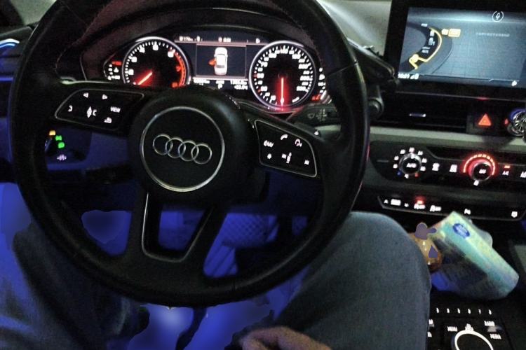 Used Audi A4L 2019 40 TFSI Ambition Version China V Steering Wheel