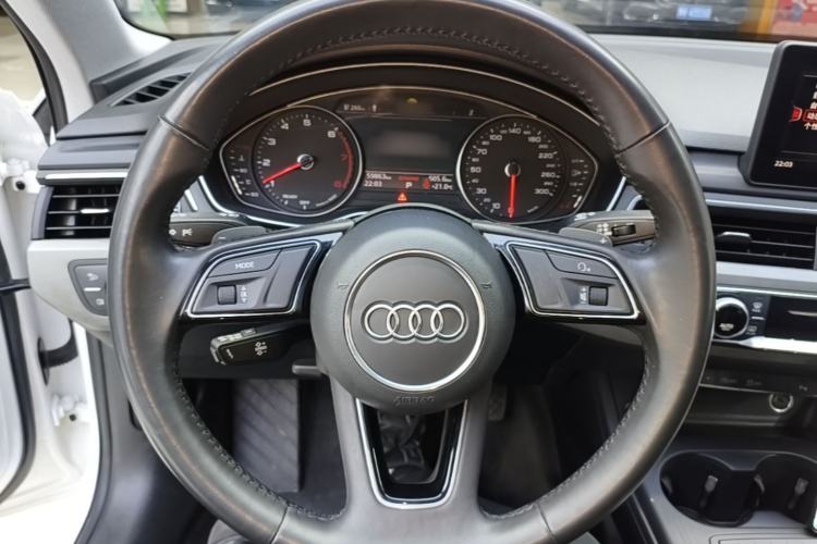 Used Audi A4L 2019 40 TFSI Ambition China VI Steering Wheel