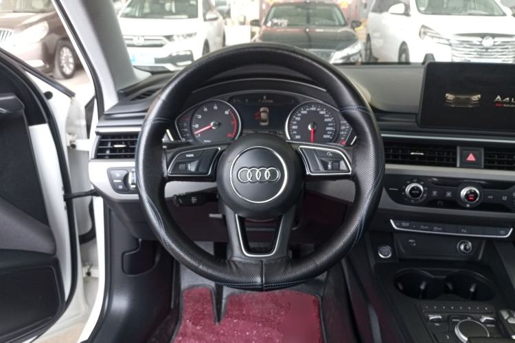Used Audi A4L 2019 40 TFSI Ambition China VI Steering Wheel