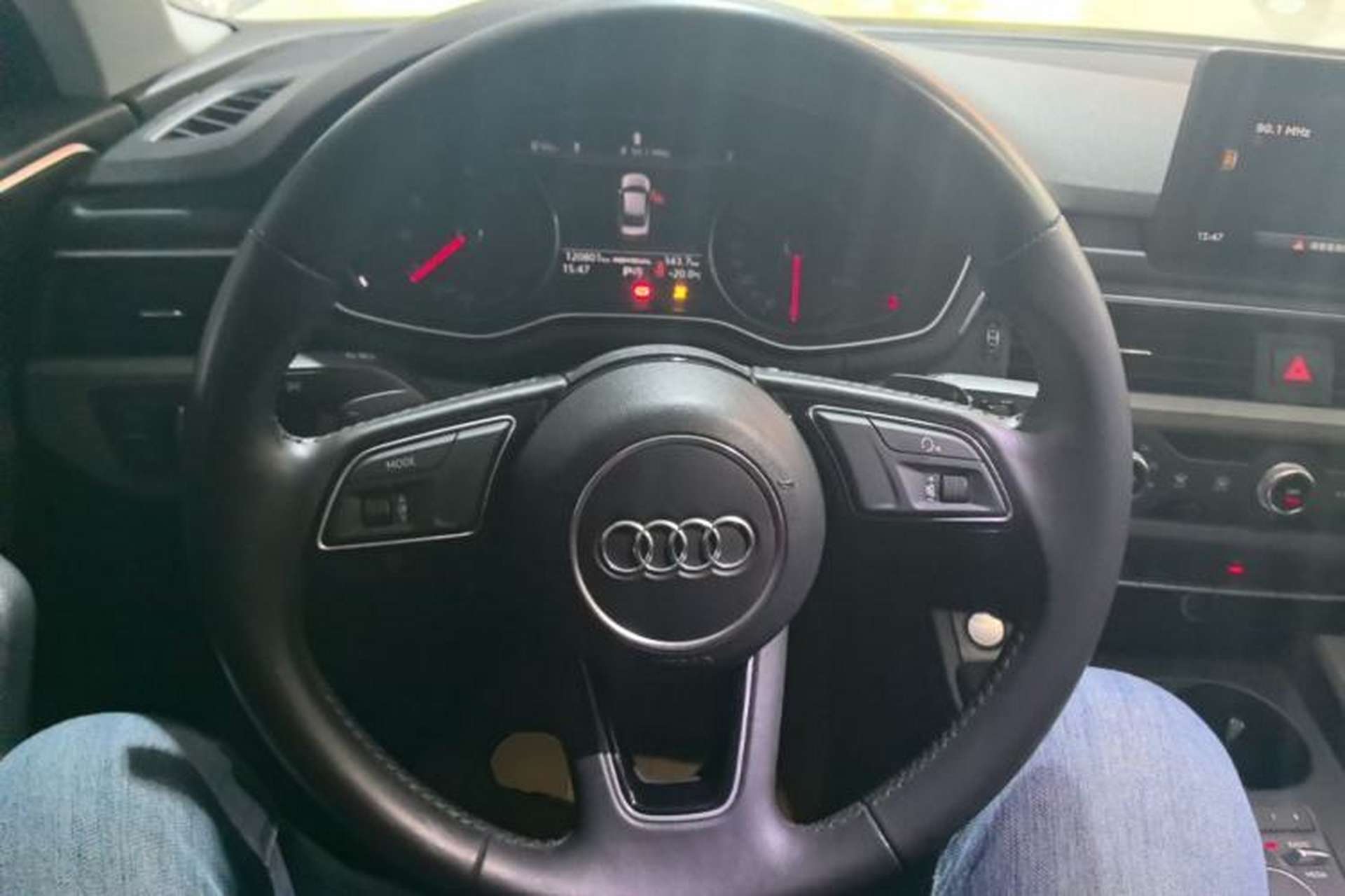 Used Audi A4L 2019 40 TFSI Ambition China VI Steering Wheel