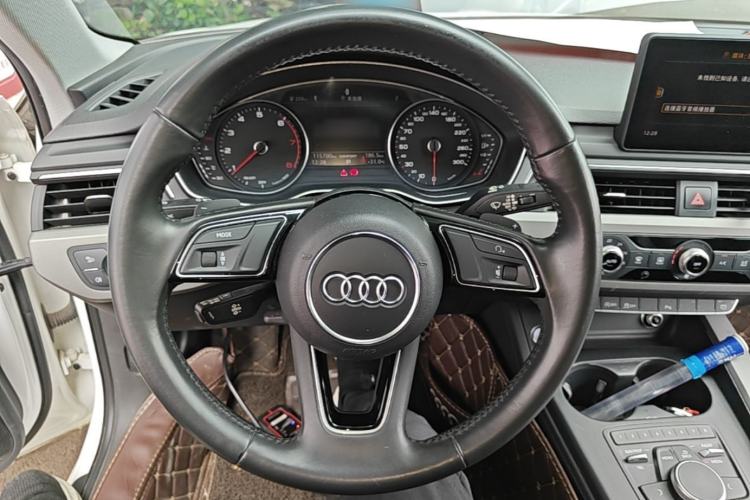 Used Audi A4L 2019 40 TFSI Ambition China VI Steering Wheel