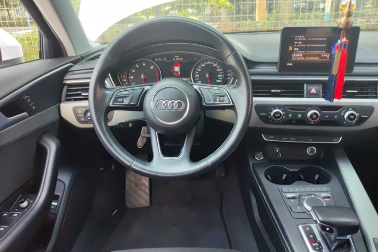 Used Audi A4L 2019 40 TFSI Ambition China VI Steering Wheel