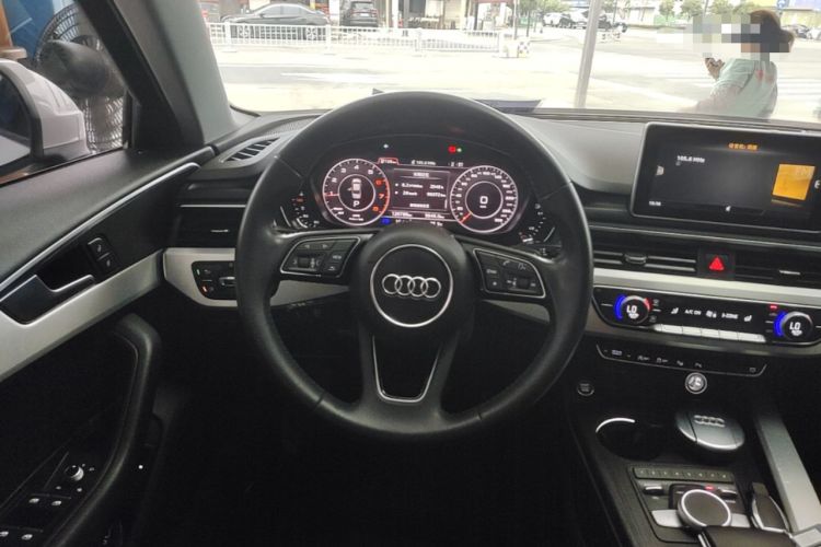 Used Audi A4L 2019 40 TFSI Fashion Version China V Steering Wheel