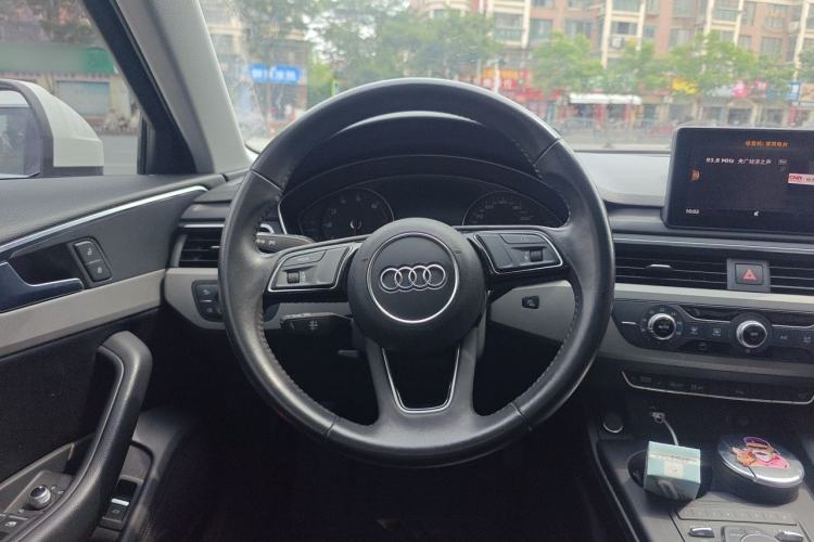 Used Audi A4L 2019 40 TFSI Ambition China VI Steering Wheel