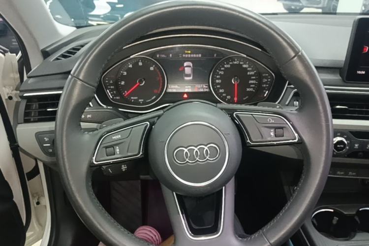Used Audi A4L 2019 40 TFSI Ambition China VI Steering Wheel