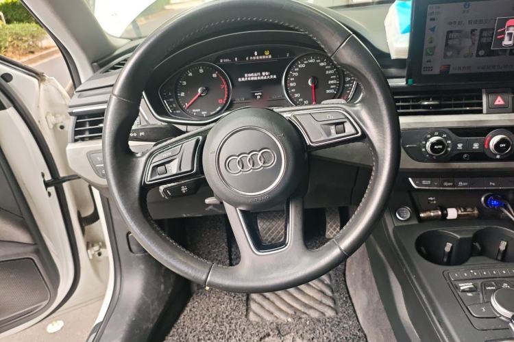 Used Audi A4L 2019 40 TFSI Ambition China VI Steering Wheel