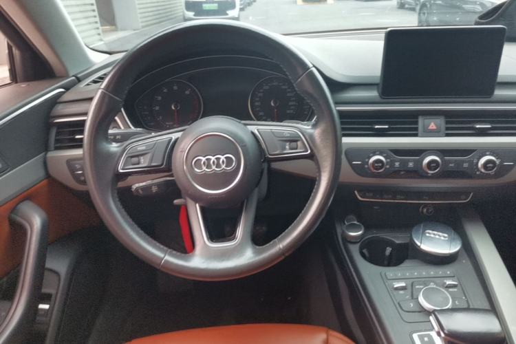 Used Audi A4L 2019 40 TFSI Ambition China VI Steering Wheel