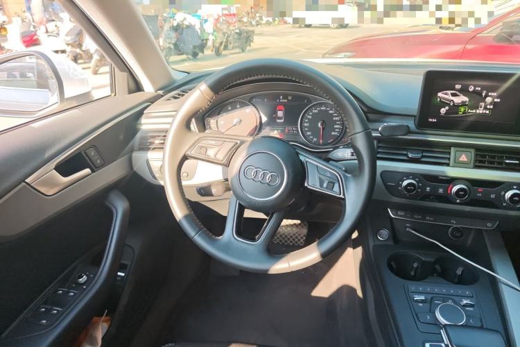 Used Audi A4L 2019 40 TFSI Ambition China VI Steering Wheel