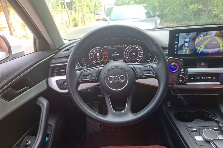 Used Audi A4L 2019 40 TFSI Fashion Edition China VI Emission Standard Steering Wheel