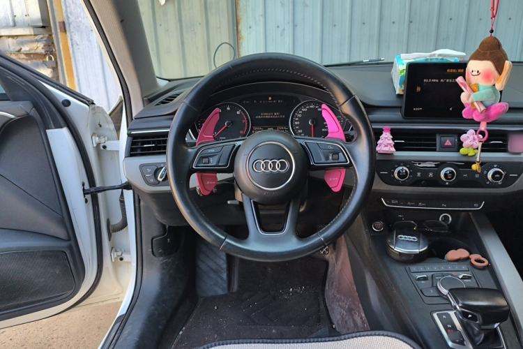 Used Audi A4L 2019 40 TFSI Ambition China VI Steering Wheel