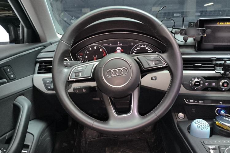 Used Audi A4L 2019 40 TFSI Ambition China VI Steering Wheel
