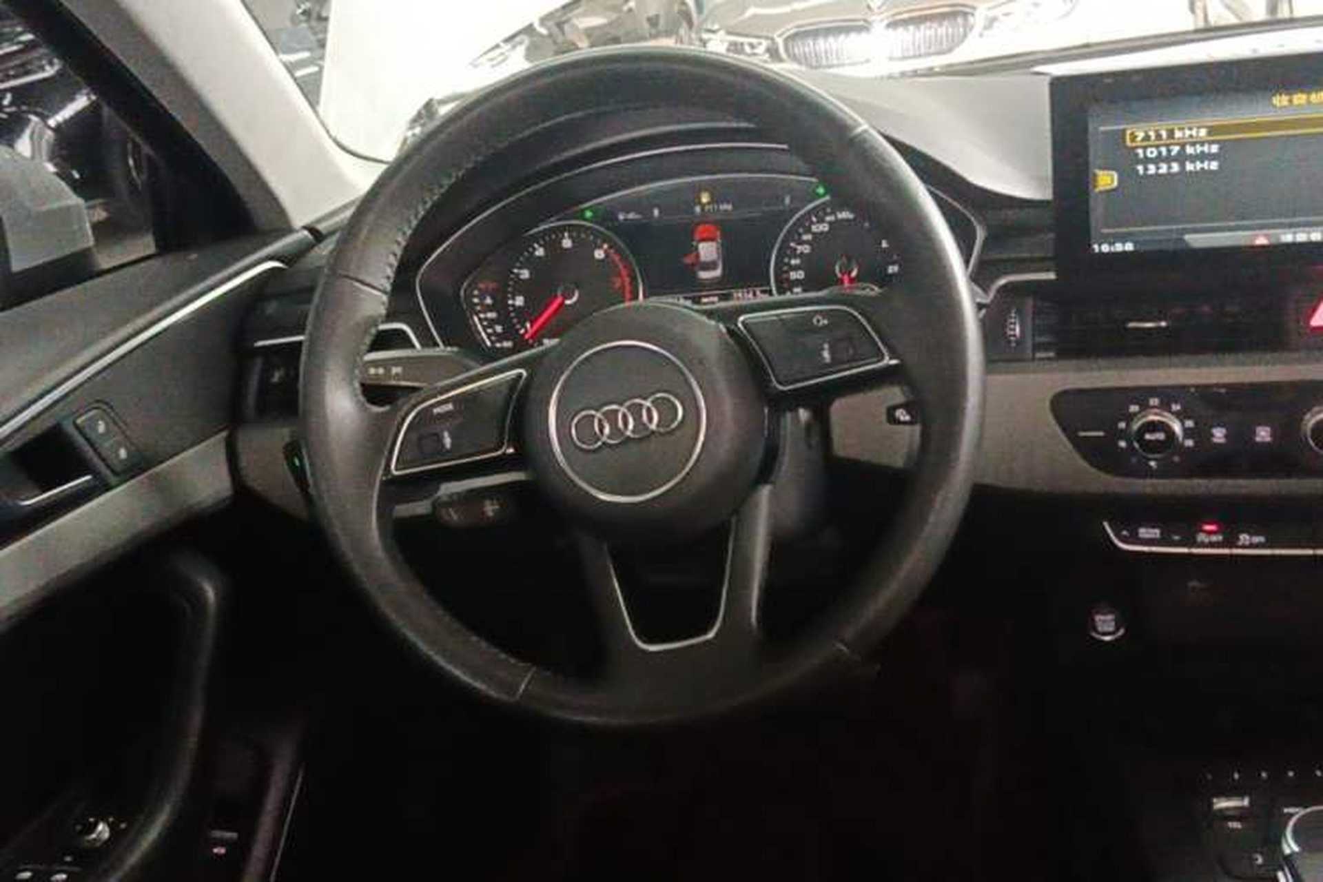Used Audi A4L 2019 40 TFSI Ambition Version China V Steering Wheel