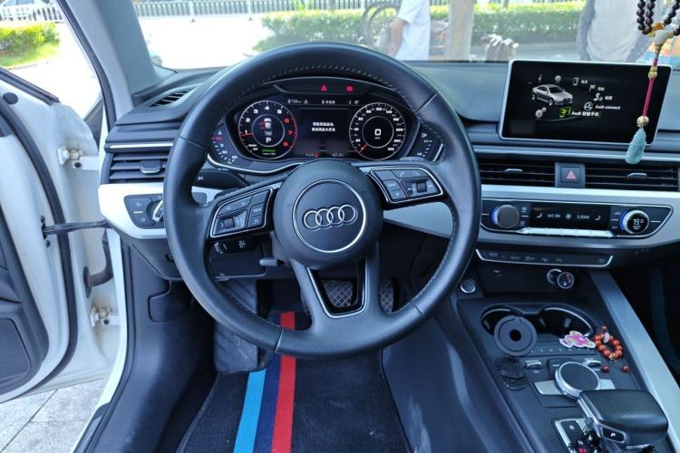 Used Audi A4L 2019 40 TFSI Fashion Version China V Steering Wheel