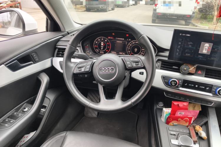 Used Audi A4L 2019 40 TFSI Fashion Version China V Steering Wheel