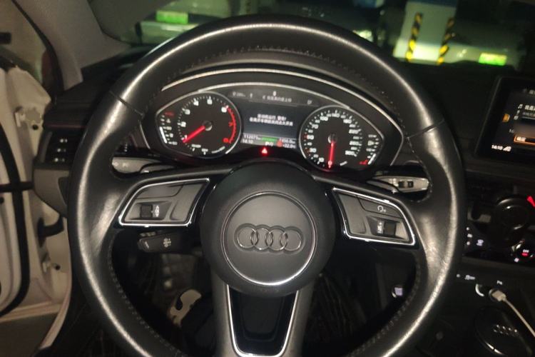 Used Audi A4L 2019 40 TFSI Ambition China VI Steering Wheel