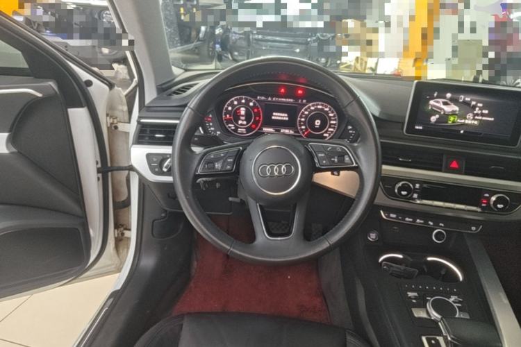 Used Audi A4L 2019 40 TFSI Fashion Edition China VI Emission Standard Steering Wheel