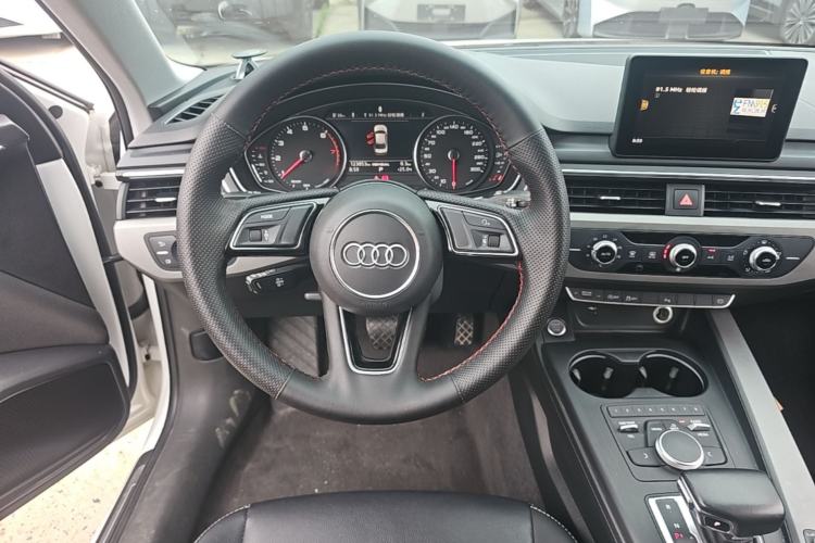 Used Audi A4L 2019 40 TFSI Ambition Version China V Steering Wheel