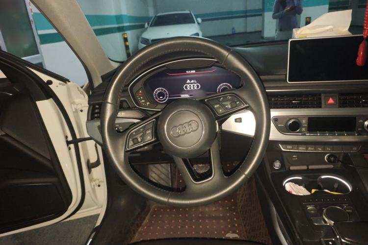 Used Audi A4L 2019 40 TFSI Fashion Version China V Steering Wheel