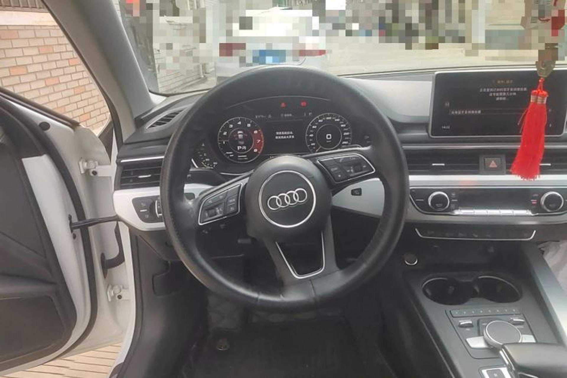 Used Audi A4L 2019 40 TFSI Fashion Edition China VI Emission Standard Steering Wheel