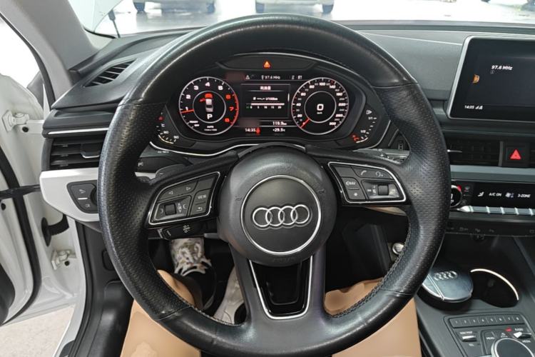 Used Audi A4L 2019 40 TFSI Fashion Version China V Steering Wheel