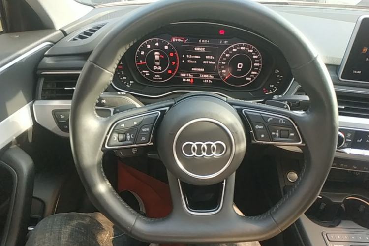Used Audi A4L 2019 40 TFSI Fashion Version China V Steering Wheel