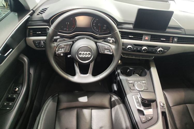 Used Audi A4L 2019 40 TFSI Ambition China VI Steering Wheel