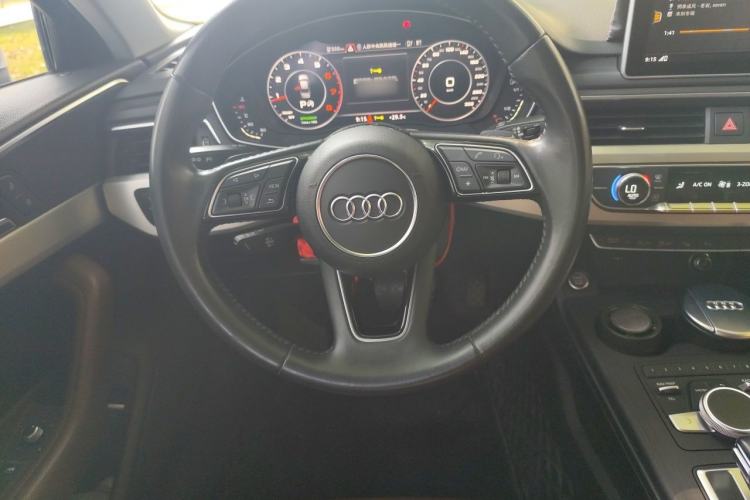 Used Audi A4L 2019 40 TFSI Fashion Version China V Steering Wheel