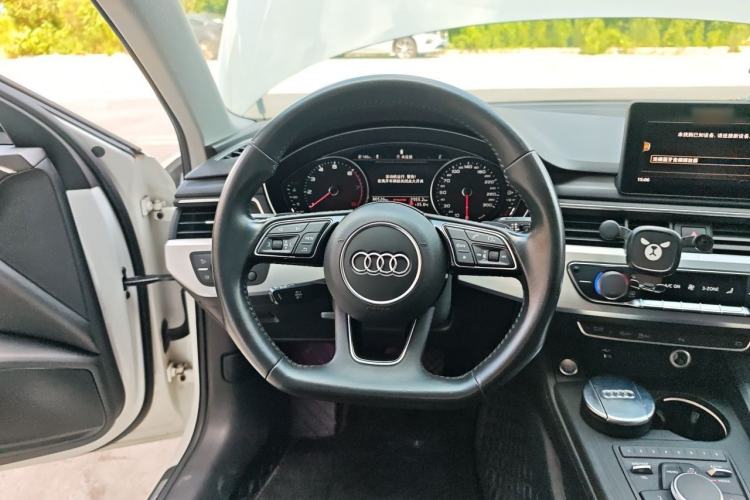 Used Audi A4L 2019 45 TFSI quattro Individual Sport Edition China V Steering Wheel