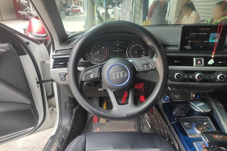 Used Audi A4L 2019 40 TFSI Ambition China VI Steering Wheel