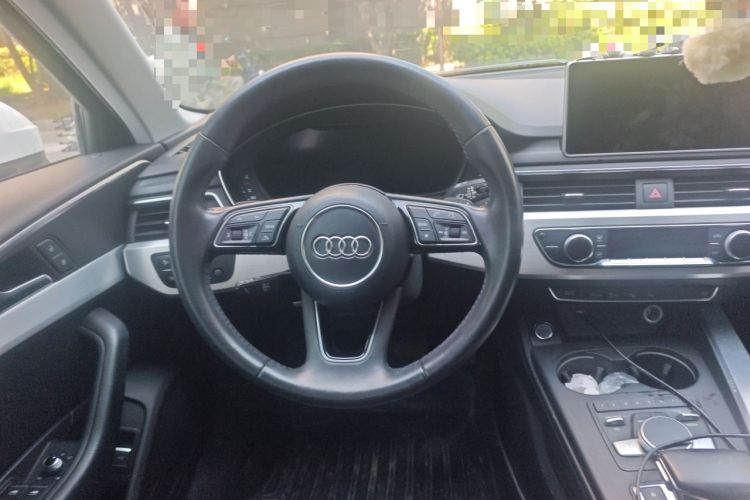 Used Audi A4L 2019 40 TFSI Fashion Version China V Steering Wheel