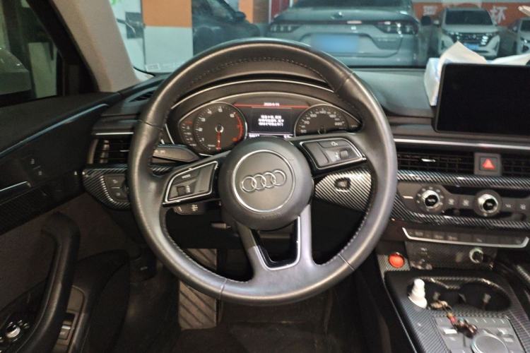 Used Audi A4L 2019 40 TFSI Ambition China VI Steering Wheel