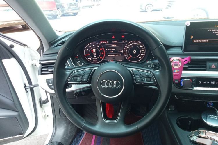 Used Audi A4L 2019 40 TFSI Fashion Version China V Steering Wheel