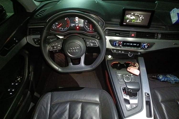 Used Audi A4L 2019 45 TFSI quattro Individual Sport Edition China V Steering Wheel