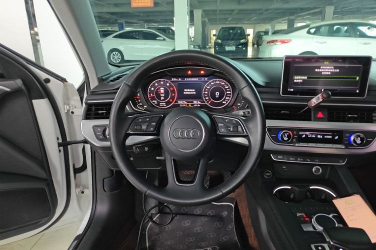 Used Audi A4L 2019 40 TFSI Fashion Version China V Steering Wheel