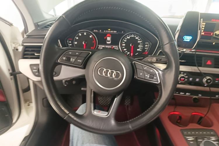 Used Audi A4L 2019 40 TFSI Ambition China VI Steering Wheel