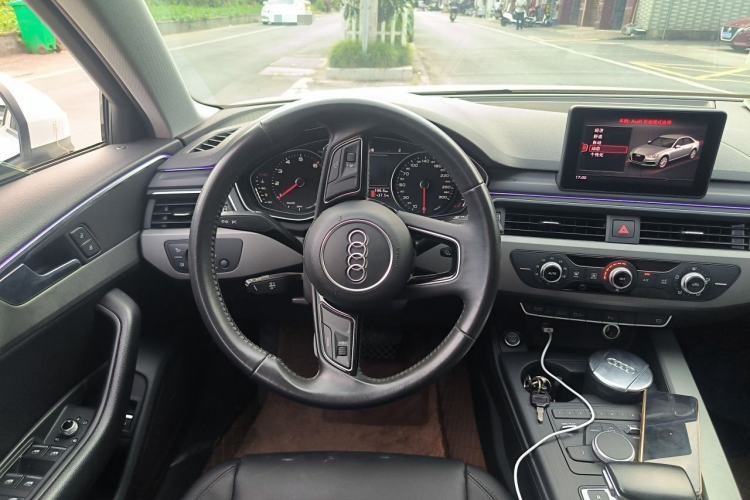 Used Audi A4L 2019 40 TFSI Ambition Version China V Steering Wheel