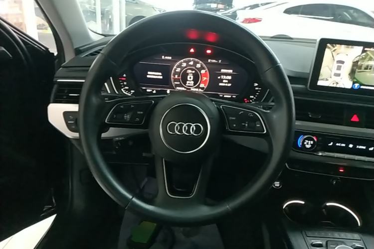 Used Audi A4L 2019 40 TFSI Fashion Edition China VI Emission Standard Steering Wheel